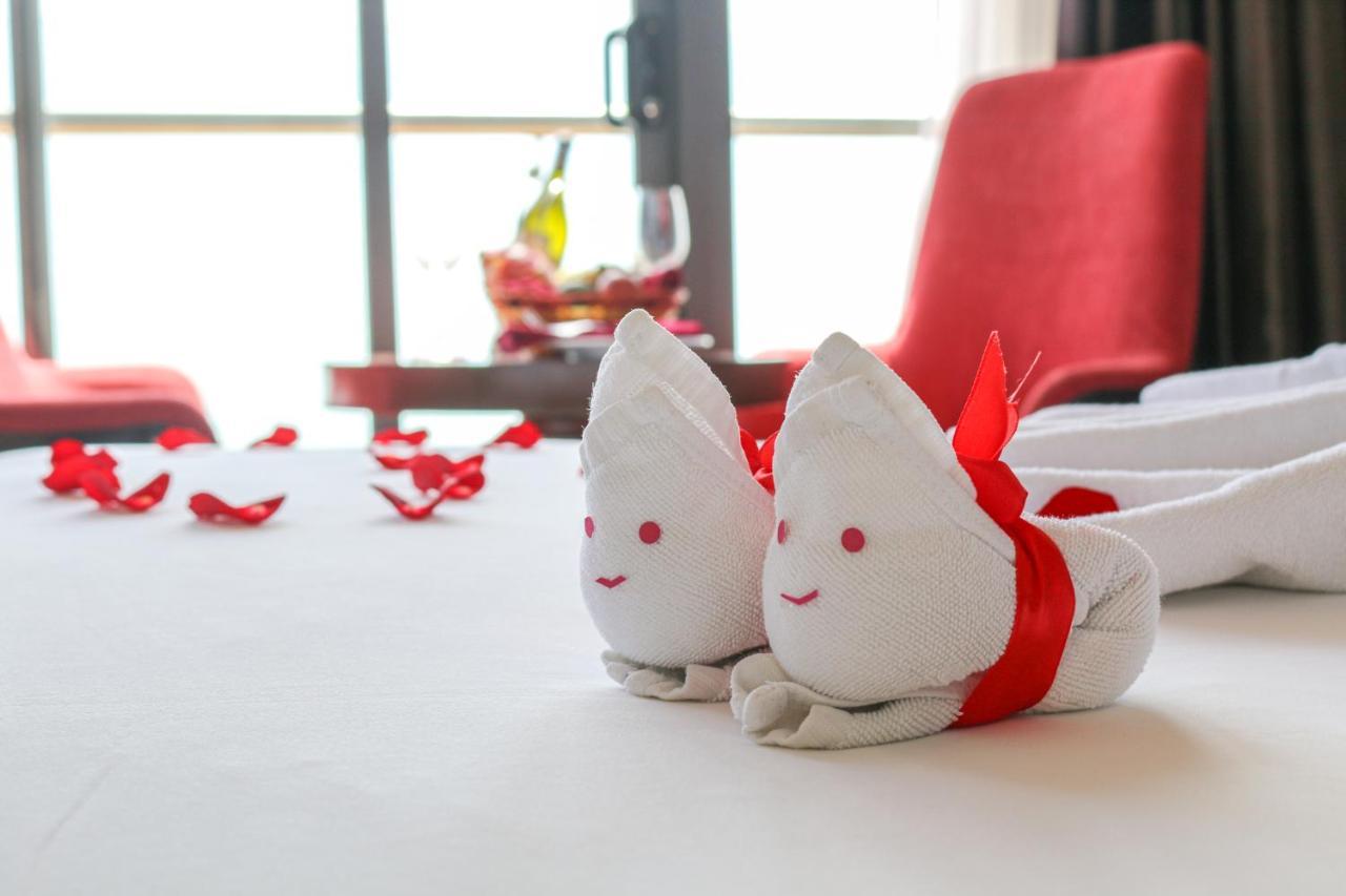 Le Hoang Beach Hotel Danang Extérieur photo