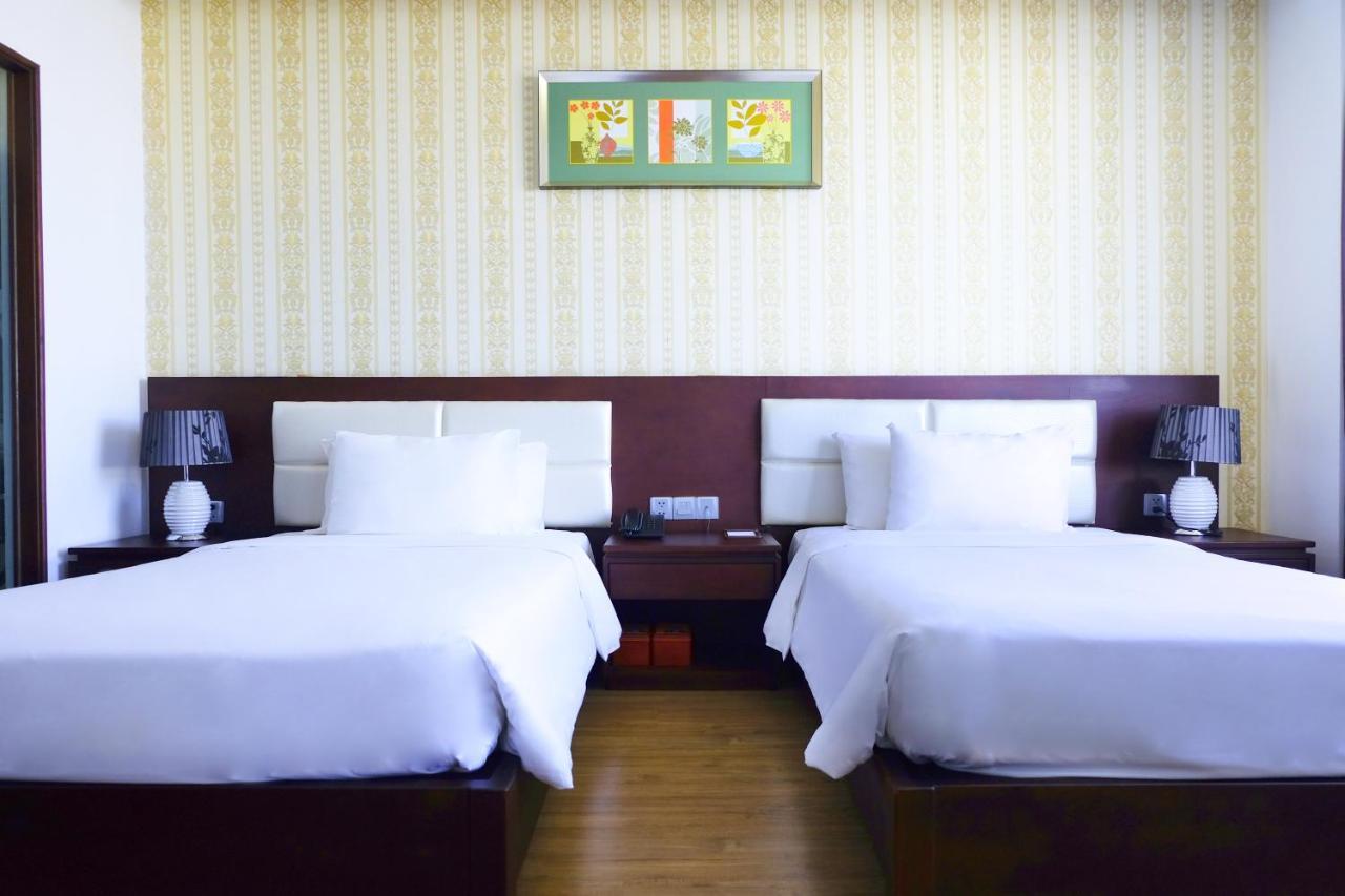 Le Hoang Beach Hotel Danang Extérieur photo