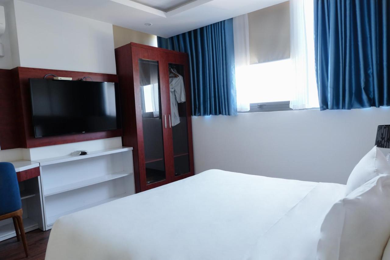 Le Hoang Beach Hotel Danang Extérieur photo