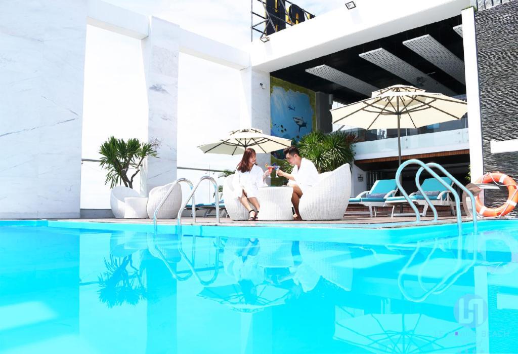 Le Hoang Beach Hotel Danang Extérieur photo