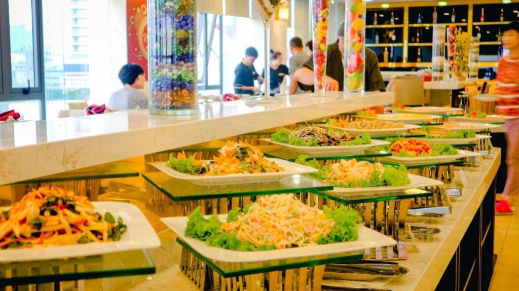 Le Hoang Beach Hotel Danang Extérieur photo